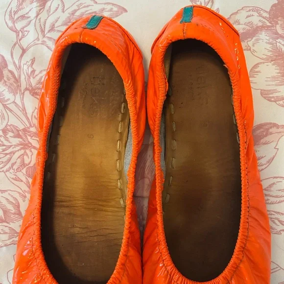 Fluorescent orange tieks - Picture 4 of 5